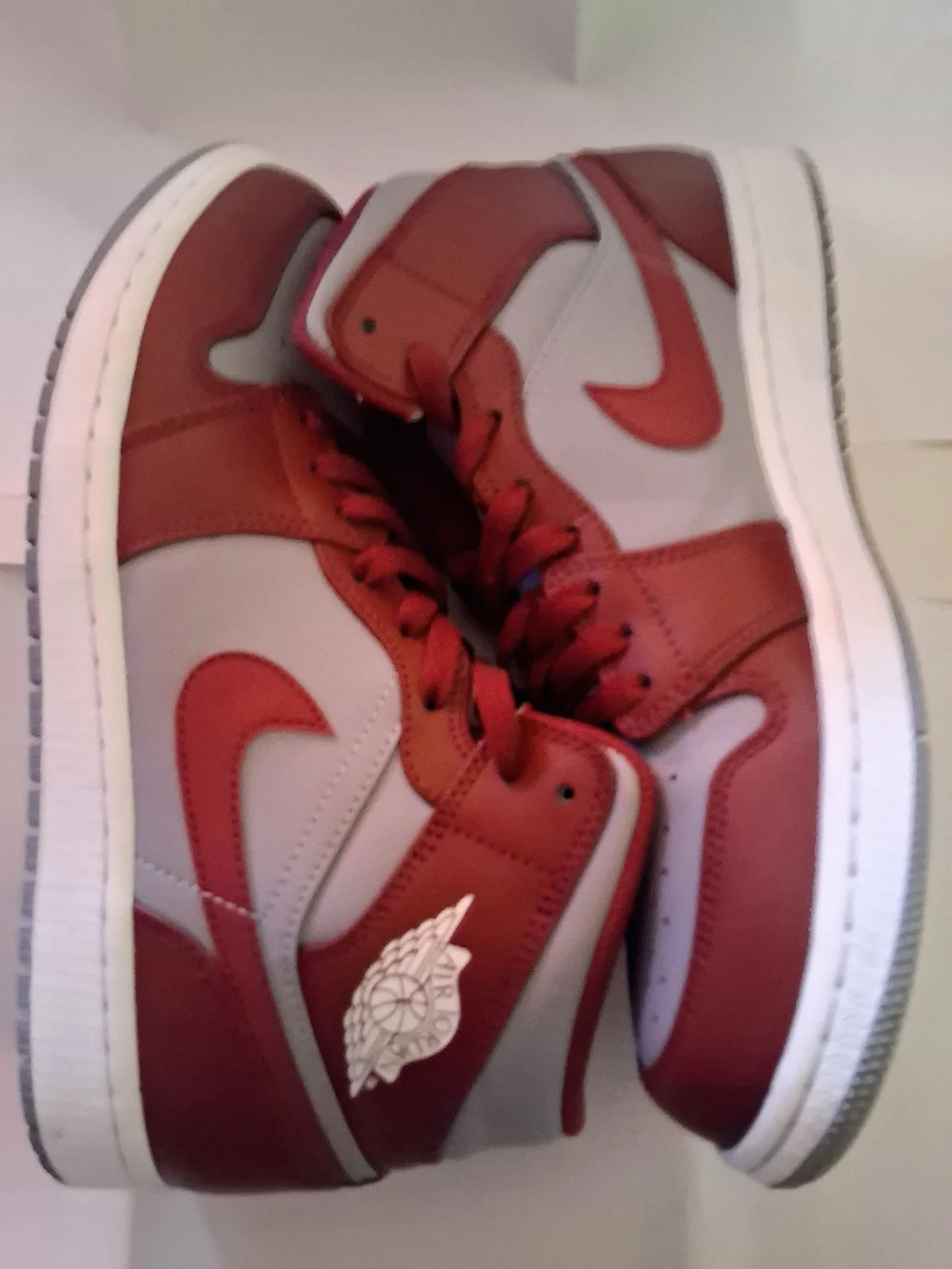 Jordan 1 Mid Cherrywood Red – Size 9.5